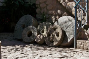 Contrasts of Hues and Properties